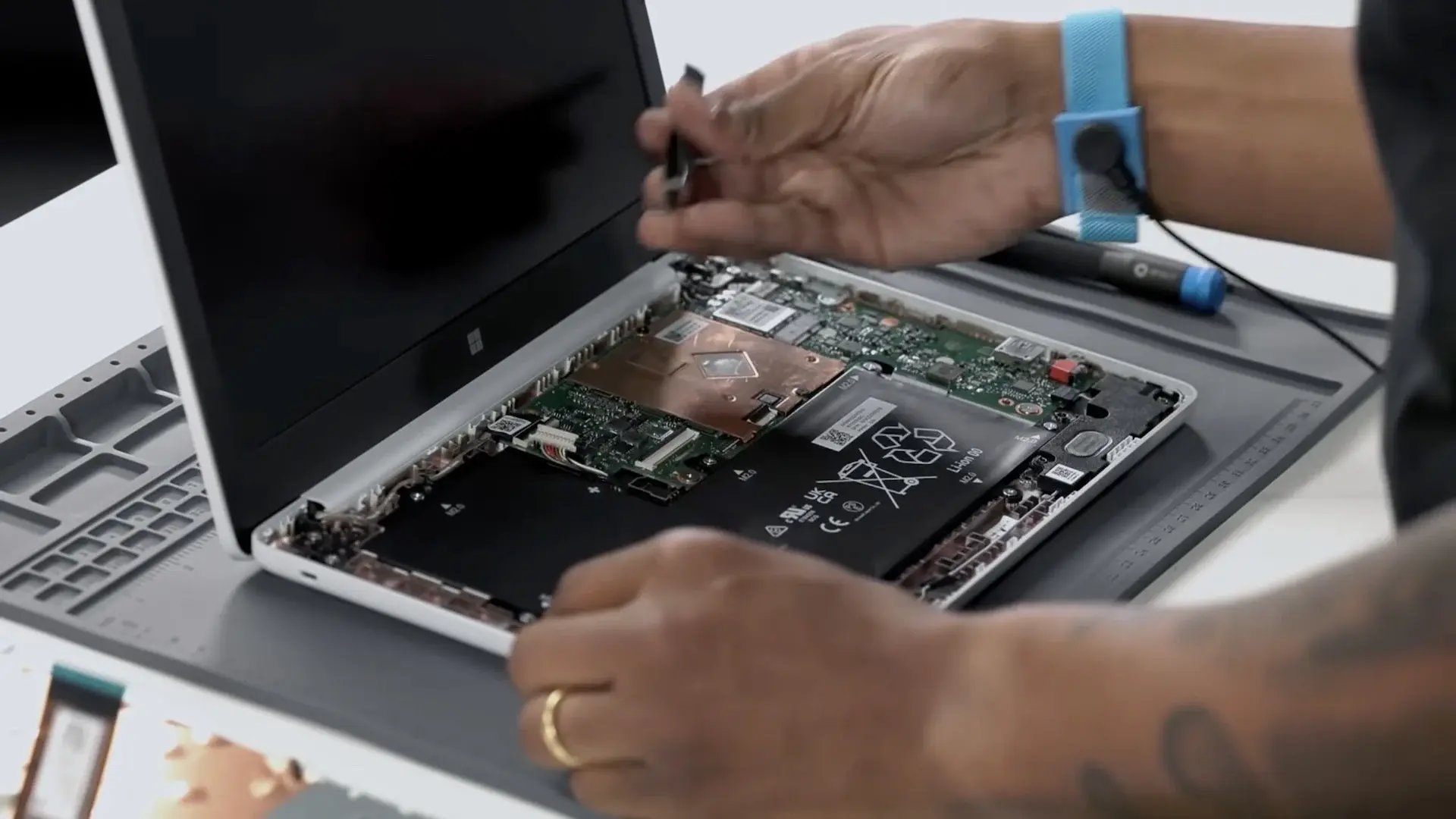 Microsoft Surface Repairability 