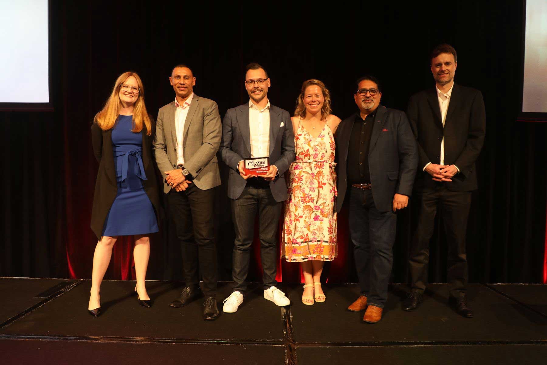 DDA-633-Photo-2---Dicker-Data-Award-CRN